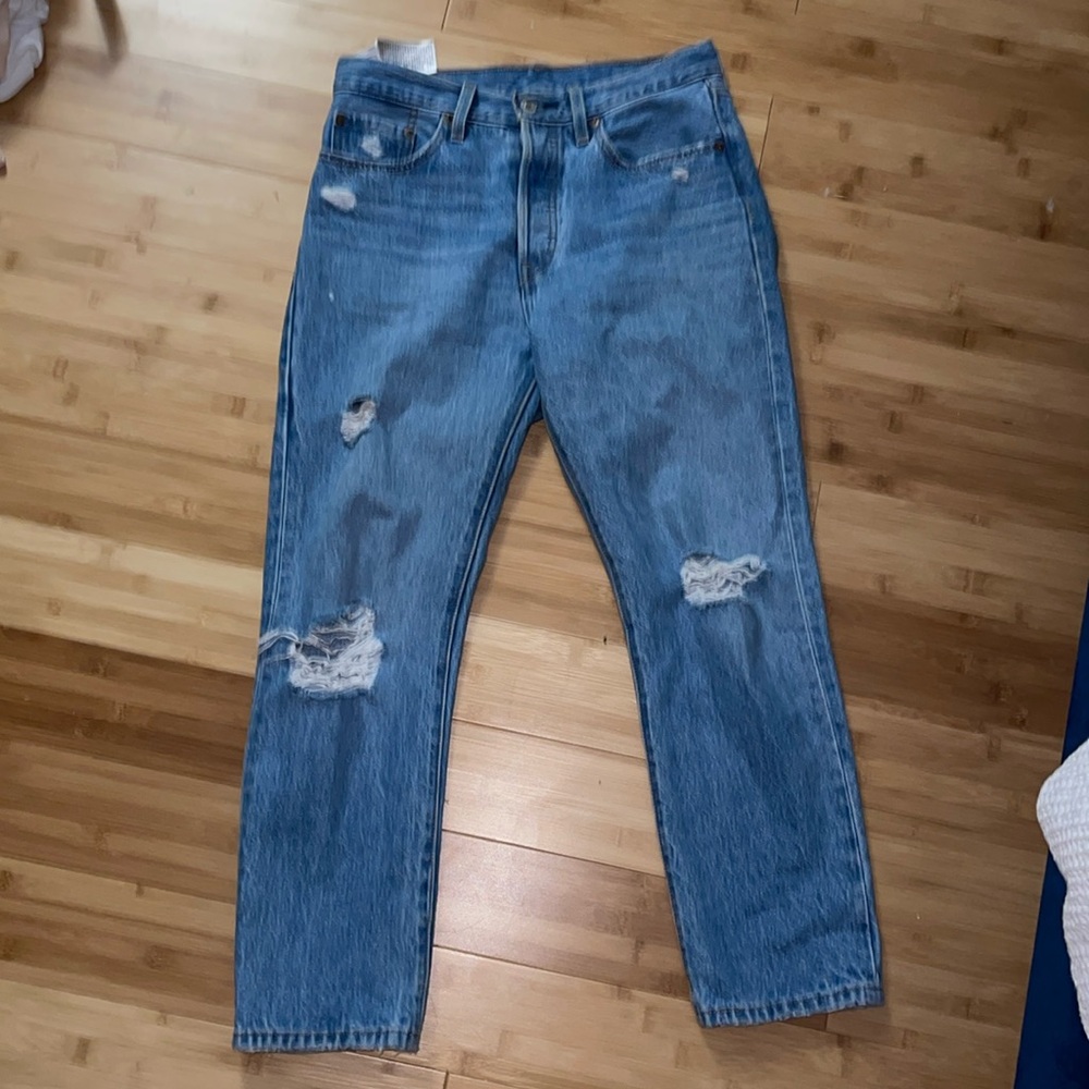 Women’s 501 Levi’s Straight Leg Distressed Jeans